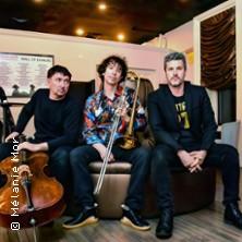 Reverso - Between Two Silences