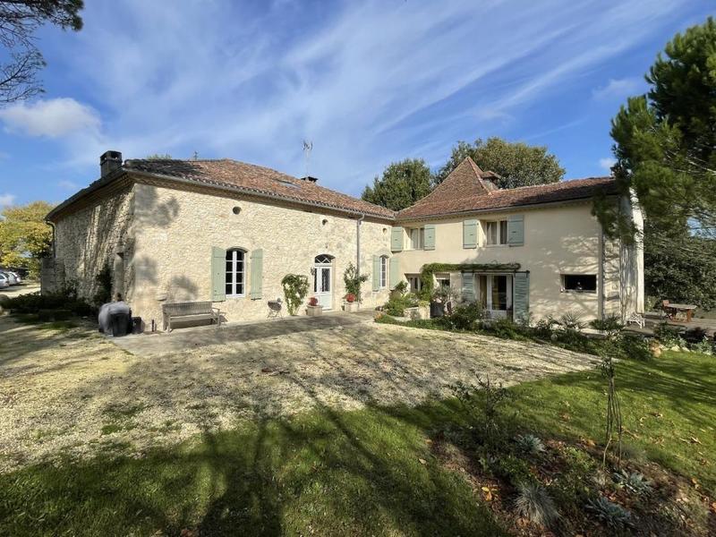 Maison de campagne - 390 m² - 11 pièces