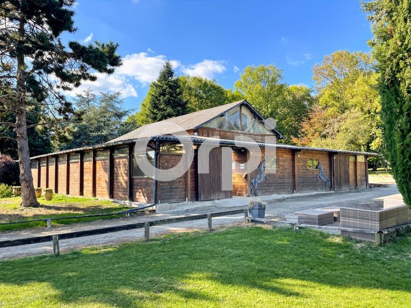 Maison - 250 m² - 7 pièces