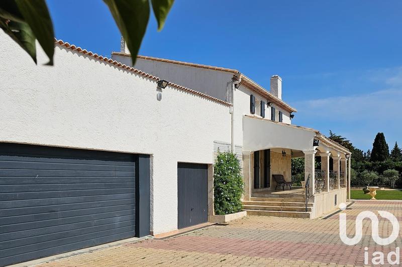 Maison - 220 m² - 9 pièces