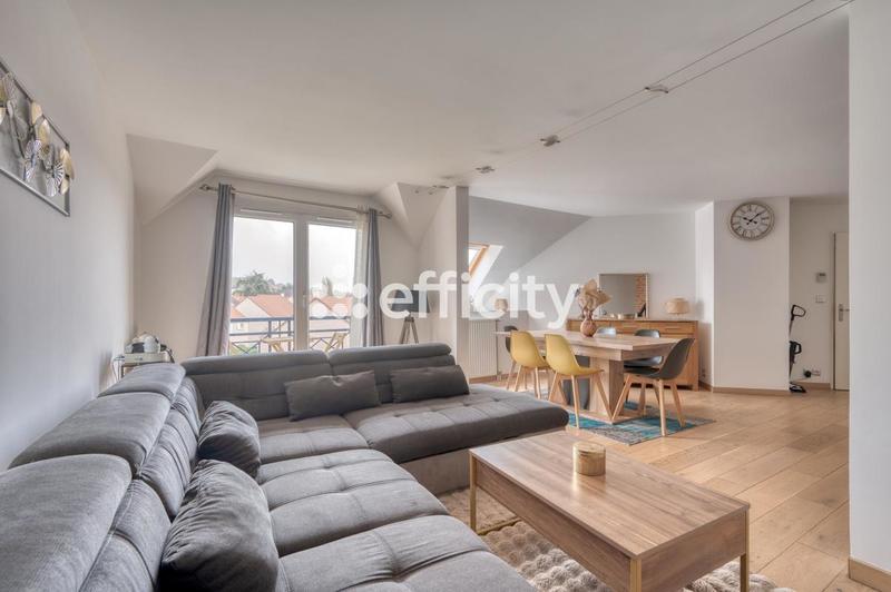 Appartement - 100 m² - 5 pièces