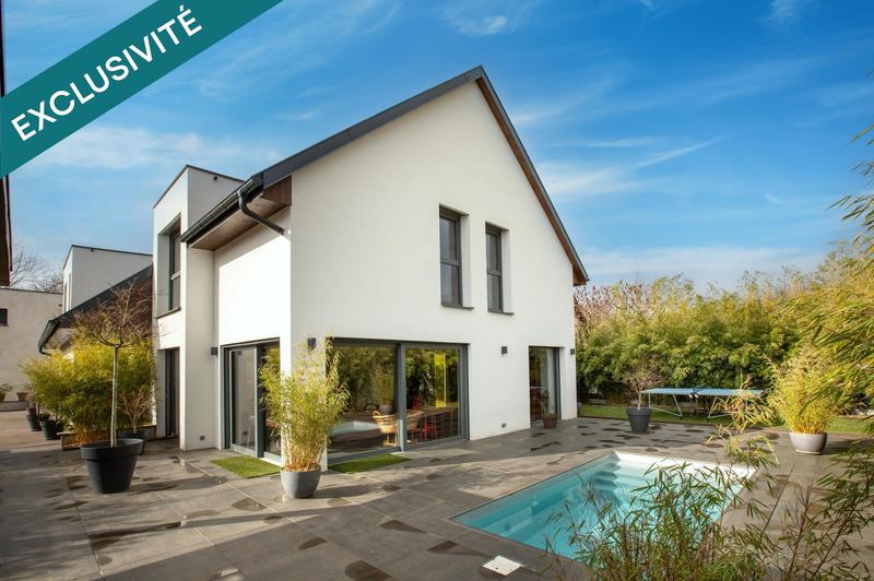 Maison - 240 m² - 10 pièces