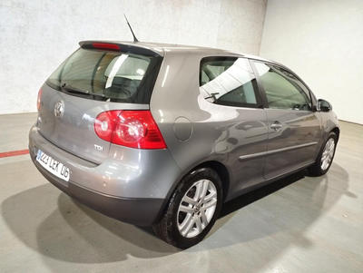 Volkswagen Golf V 1.9 Tdi 105 Confortline 3p