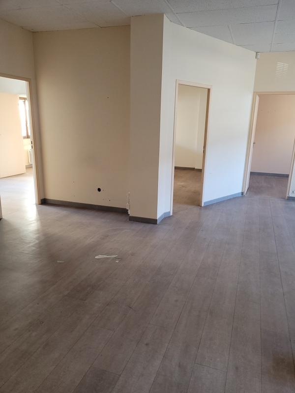 Bureau - 113 m² - 5 pièces