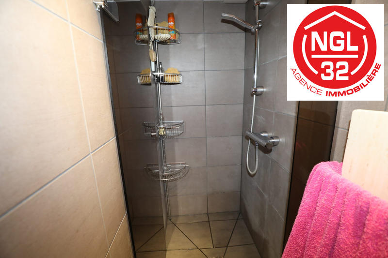 Maison - 250 m² - 10 pièces