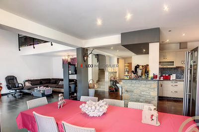 Villa - 181 m² - 5 pièces