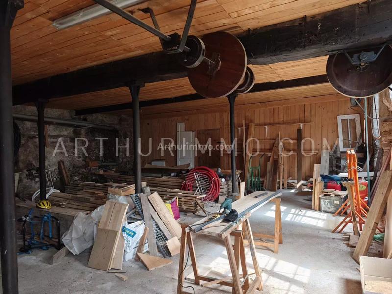 Maison - 374 m² - 11 pièces