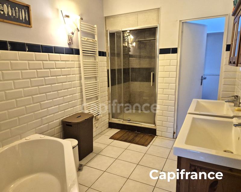 Appartement - 202 m² - 8 pièces