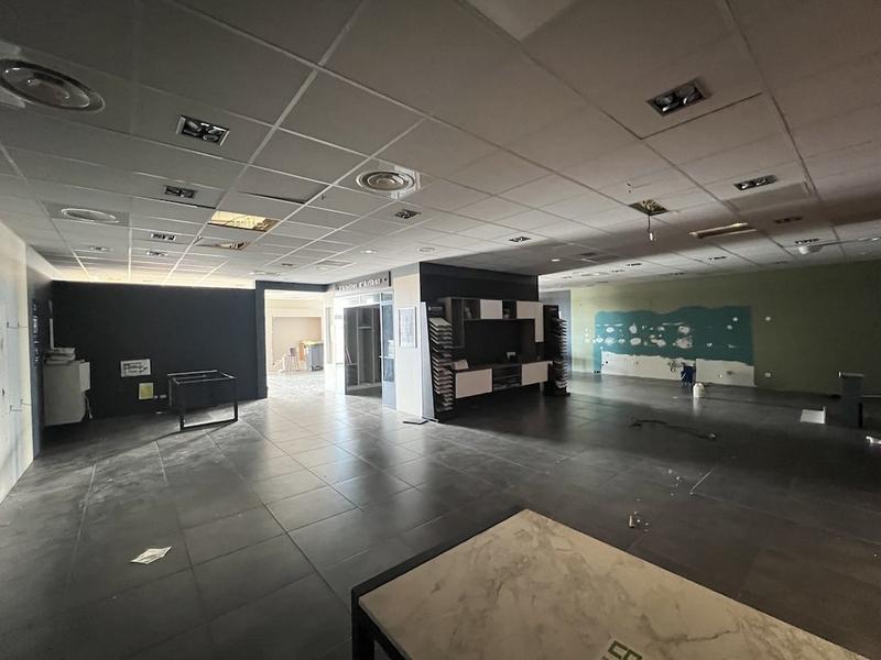 Local commercial - 310 m² - 6 pièces