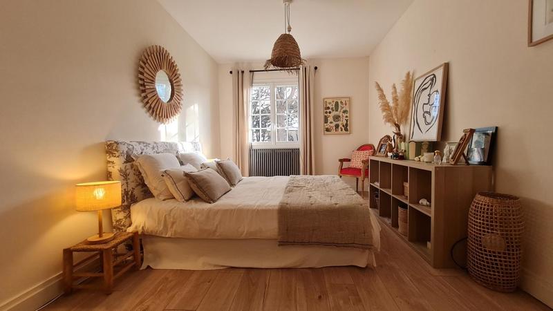 Maison - 230 m² - 8 pièces