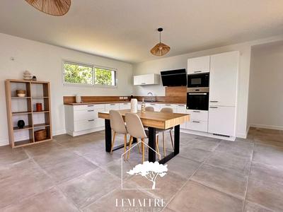 Maison - 136 m² - 5 pièces