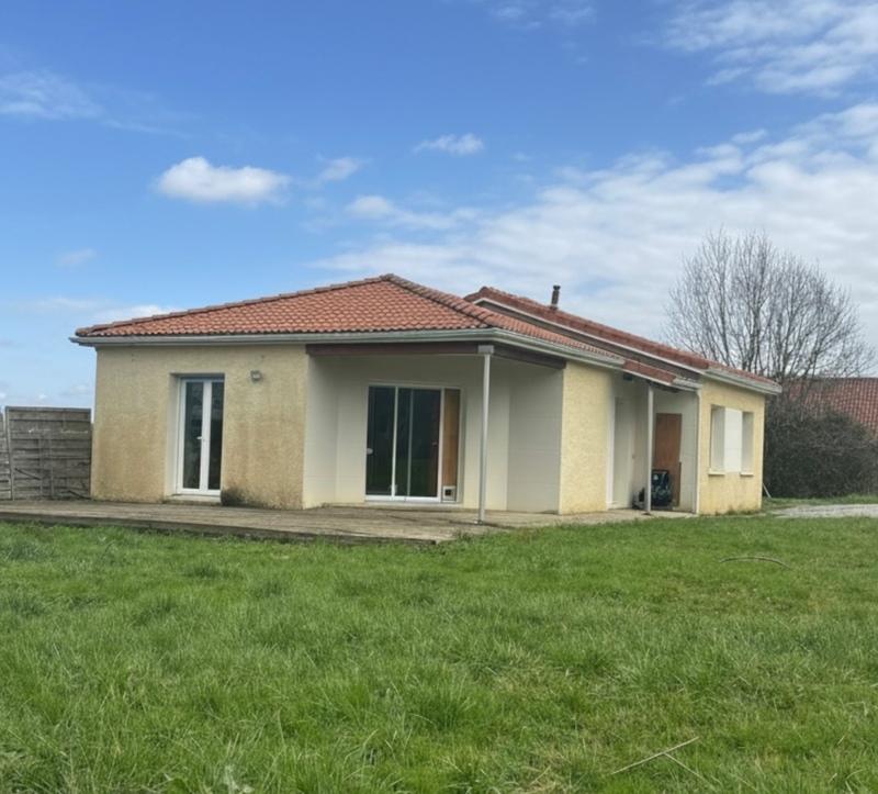 Maison - 104 m² - 4 pièces