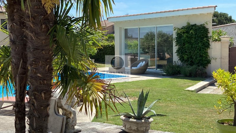 Maison - 222 m² - 9 pièces