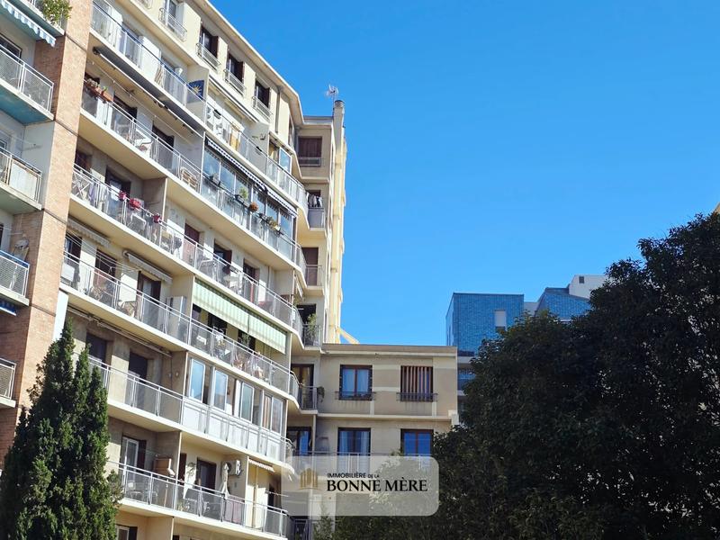 Appartement - 100 m² - 3 pièces