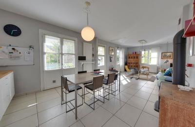 Villa - 210 m² - 8 pièces