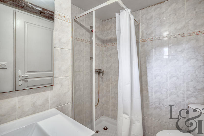 Maison - 304 m² - 16 pièces