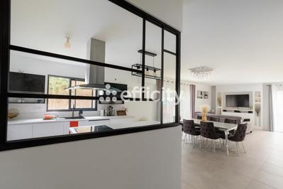 Pavillon - 108 m² - 5 pièces