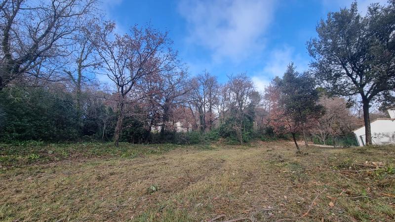 Terrain constructible - 2 150 m²
