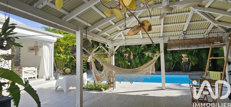 Maison - 230 m² - 6 pièces