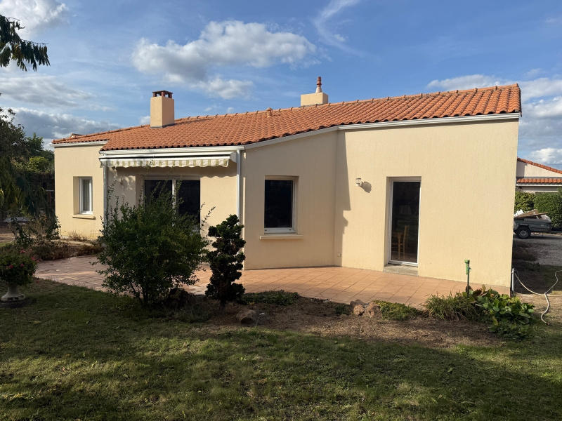 Maison - 90 m² - 4 pièces