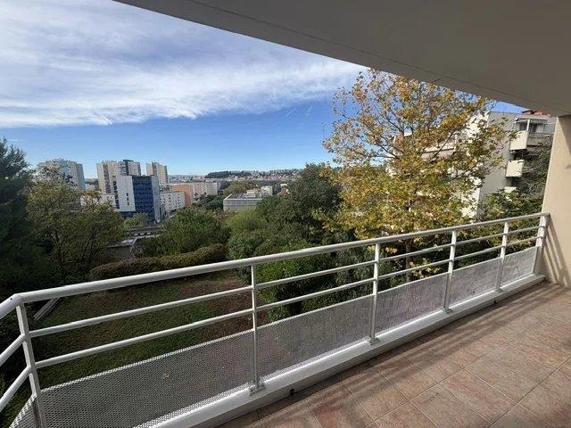 Appartement - 85 m² - 4 pièces