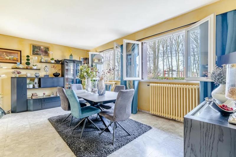 Maison - 230 m² - 9 pièces