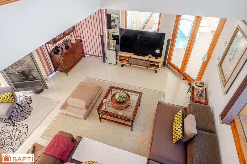 Châlet - 380 m² - 8 pièces