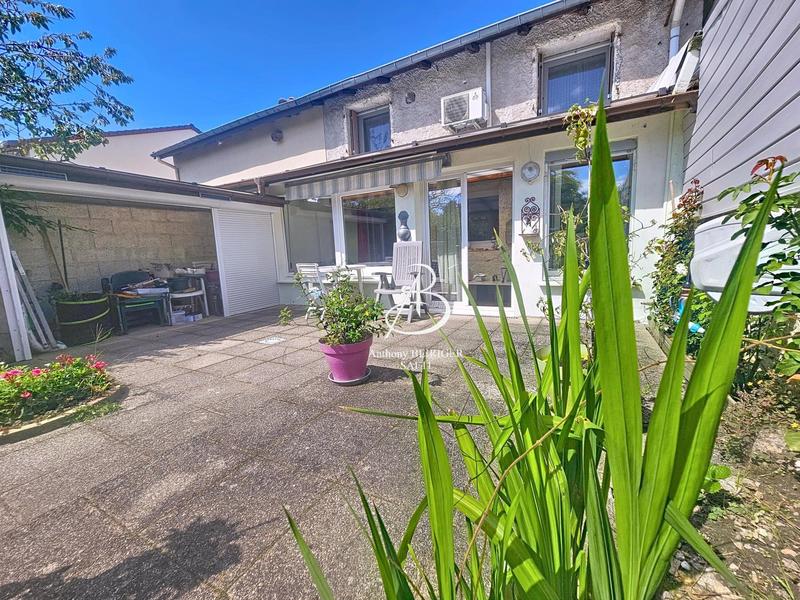 Maison - 104 m² - 5 pièces