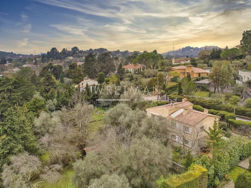 Maison - 189 m² - 9 pièces