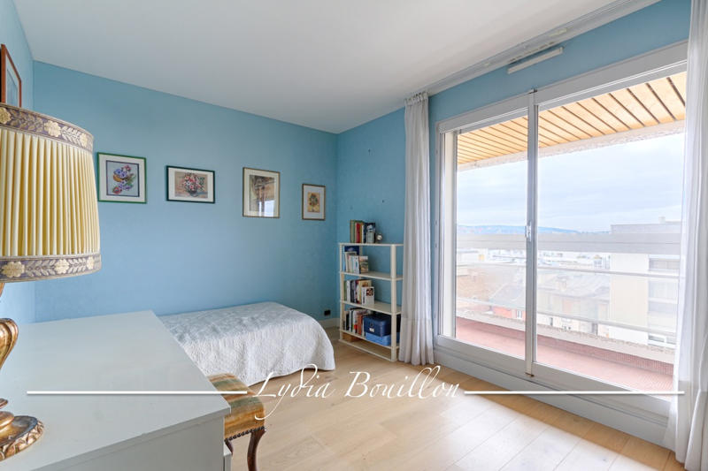 Appartement - 140 m² - 5 pièces