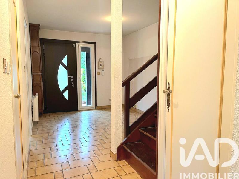 Maison - 99 m² - 5 pièces