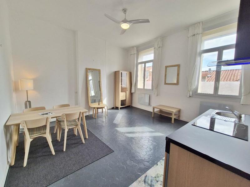 Appartement bourgeois - 330 m² - 10 pièces