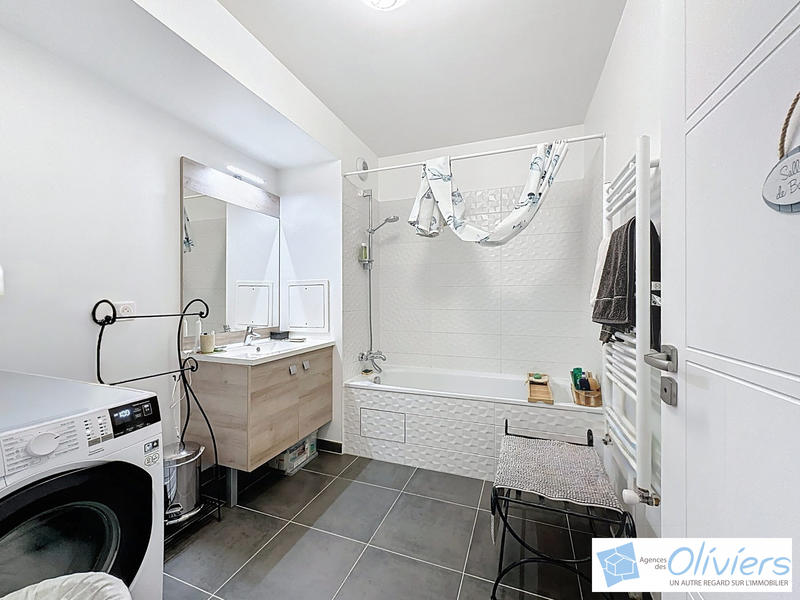 Appartement - 83 m² - 4 pièces