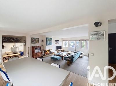 Maison - 260 m² - 7 pièces