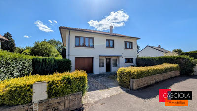 Maison traditionnelle - 104 m² - 5 pièces