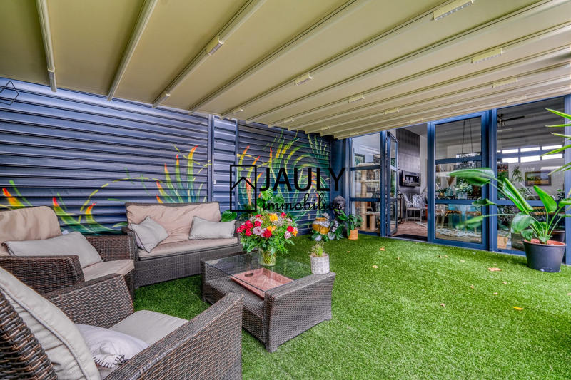 Maison contemporaine - 328 m² - 8 pièces