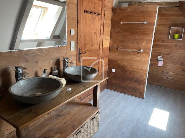 Propriété - 314 m² - 12 pièces