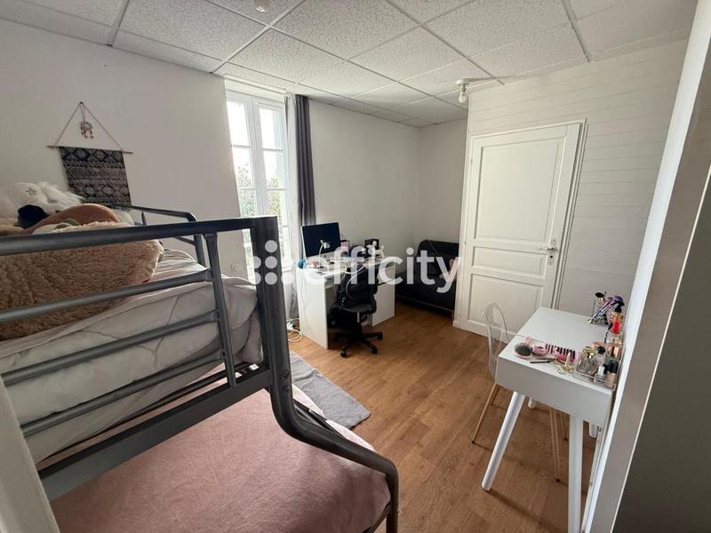 Maison - 193 m² - 9 pièces