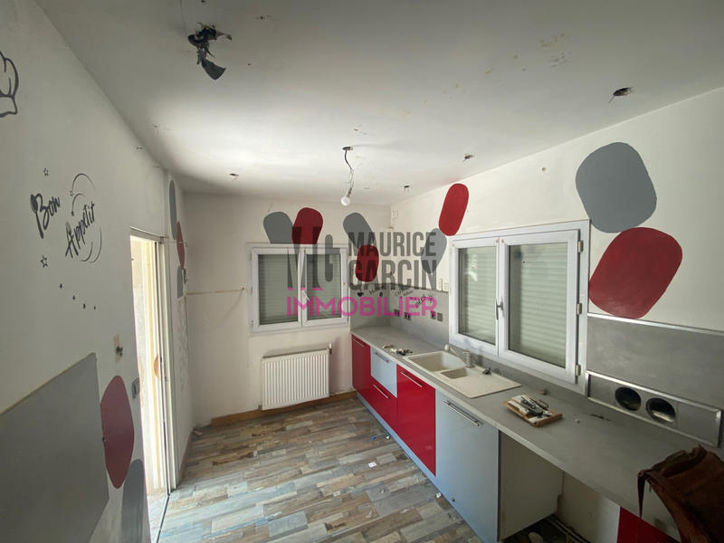 Maison - 280 m² - 6 pièces