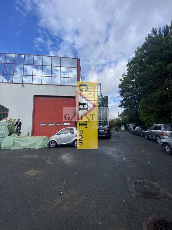 Entrepôt - 1 500 m²