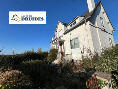 Maison - 250 m² - 25 pièces