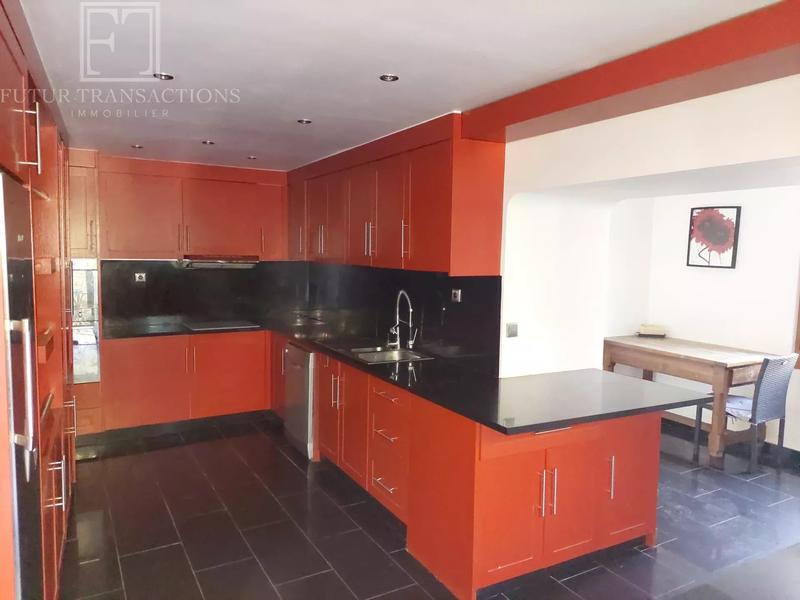 Maison de village - 340 m² - 11 pièces