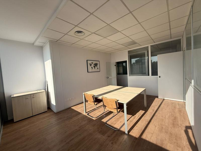 Bureau - 27 m² - 1 pièce