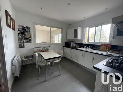 Maison - 90 m² - 8 pièces