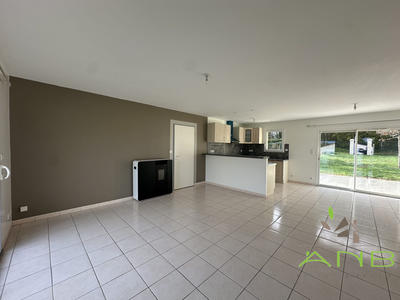 Maison - 90 m² - 4 pièces