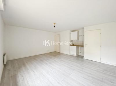 Studio - 30 m² - 1 pièce