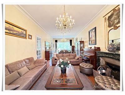 Maison - 290 m² - 12 pièces