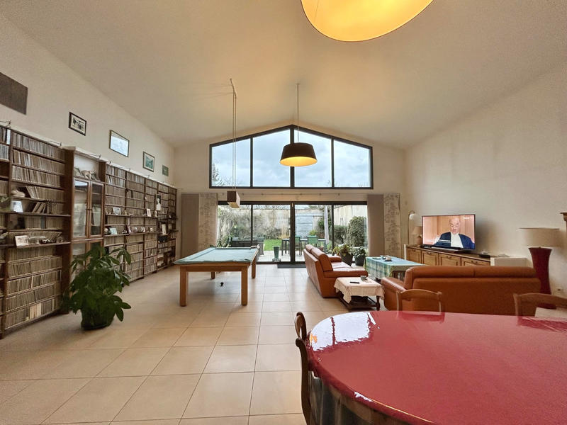 Maison - 315 m² - 6 pièces