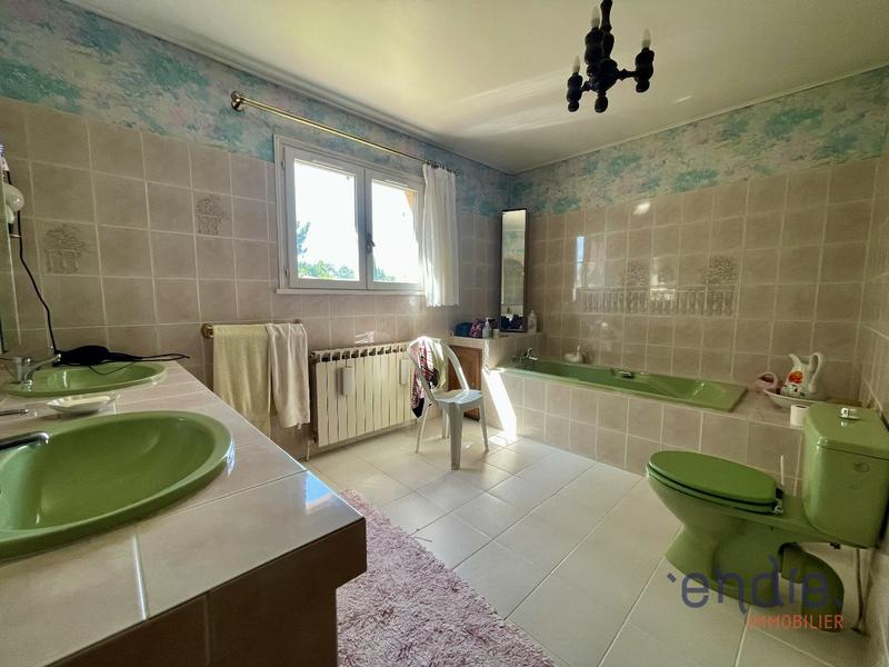 Maison - 179 m² - 6 pièces