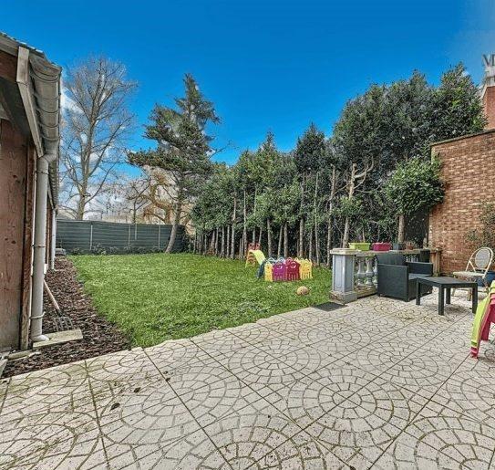 Maison traditionnelle - 205 m² - 6 pièces